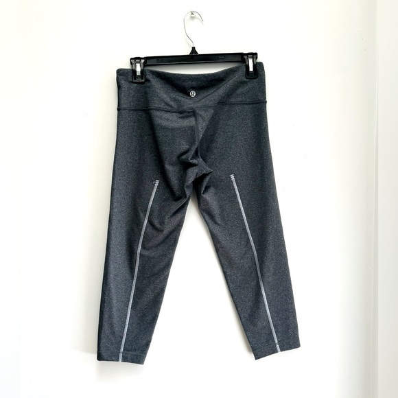 Lululemon crop leggings grey with decorative back stitching W8 - Picture 2 of 5